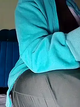 Snapshot of Charodine chatting on April 13, 2026, 4:38 am Charodine online show from April 13, 2026, 4:38 am