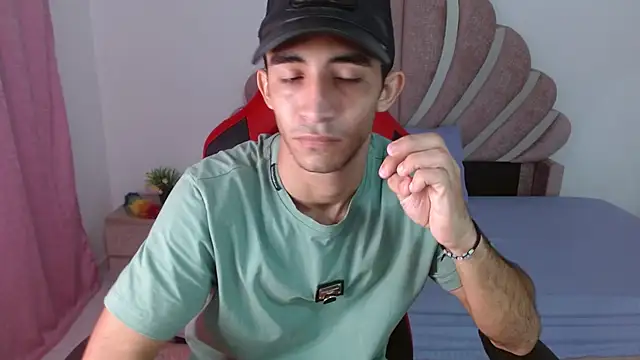 Caius fox online show from February 8, 2026, 11:19 am