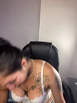 Snapshot of Angelica_pink18 chatting on February 25, 2026, 3:51 am Angelica pink18 online show from February 25, 2026, 3:51 am