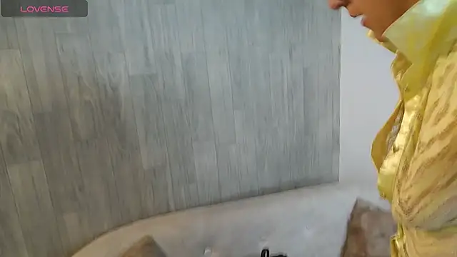 sara marrisson online show from April 10, 2026, 10:06 pm