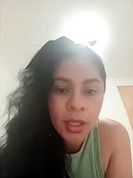 Snapshot of luna_pinky chatting on February 11, 2026, 6:41 pm luna pinky online show from February 11, 2026, 6:41 pm