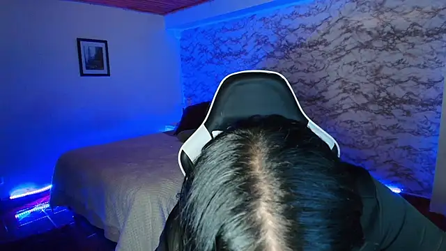 Camila IRoose online show from April 16, 2026, 9:39 pm