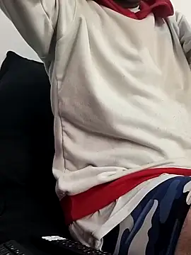 hairyandbigmann online show from February 28, 2026, 6:29 pm