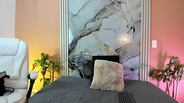 Snapshot of Scarlet_vibe07 chatting on February 10, 2026, 7:24 pm Scarlet vibe07 online show from February 10, 2026, 7:24 pm