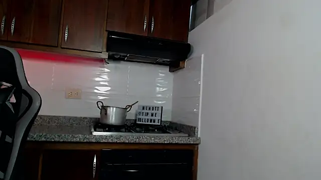 Snapshot of Scarlet_vibe07 chatting on February 27, 2026, 7:14 pm Scarlet vibe07 online show from February 27, 2026, 7:14 pm