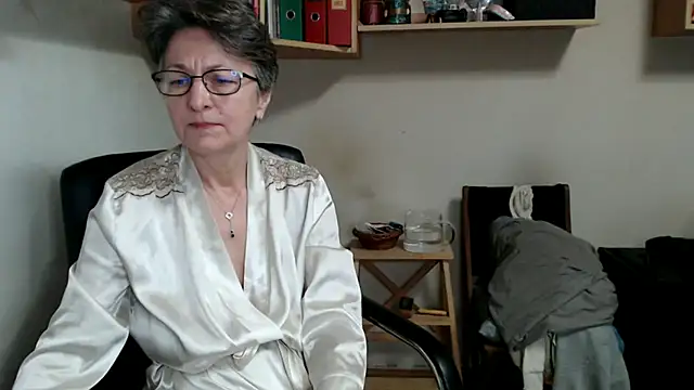 Snapshot of katemodel chatting on November 19, 2025, 9:42 am katemodel online show from November 19, 2025, 9:42 am