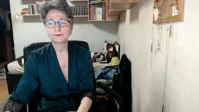 katemodel online show from October 19, 2025, 7:00 am