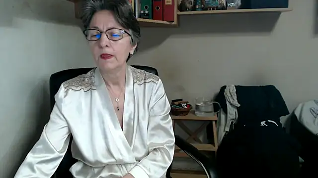 Snapshot of katemodel chatting on December 15, 2025, 8:31 am katemodel online show from December 15, 2025, 8:31 am