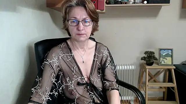 katemodel online show from April 19, 2026, 6:25 am
