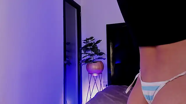 mia roosee1 online show from April 21, 2026, 6:53 am