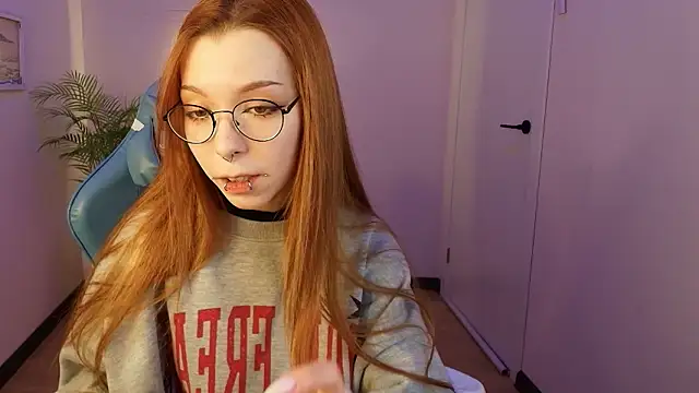 Snapshot of PinkAn8el chatting on February 4, 2026, 2:28 am PinkAn8el online show from February 4, 2026, 2:28 am