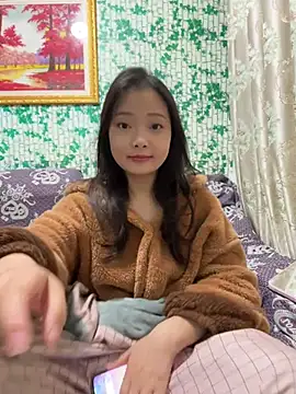 BIGBABYYEYE online show from March 17, 2026, 2:31 pm