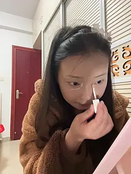 BIGBABYYEYE online show from March 5, 2026, 12:46 pm