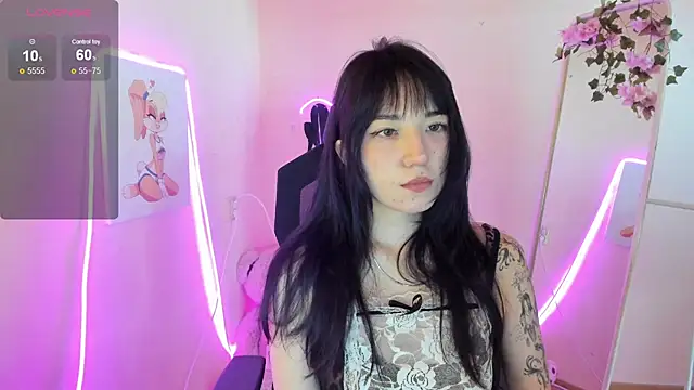 Snapshot of AliceeinWonderlanddd chatting on July 15, 2026, 1:45 am AliceeinWonderlanddd online show from July 15, 2026, 1:45 am