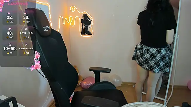 Snapshot of AliceeinWonderlanddd chatting on February 13, 2026, 2:33 am AliceeinWonderlanddd online show from February 13, 2026, 2:33 am