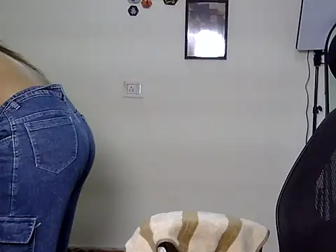 Curvy Natasha online show from February 6, 2026, 8:32 am