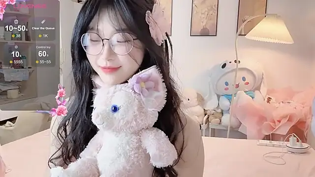 Luminous4173 online show from February 14, 2026, 8:25 am