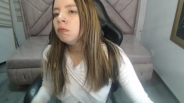 Snapshot of Eco_deluna_v chatting on February 20, 2026, 1:24 pm Eco deluna v online show from February 20, 2026, 1:24 pm