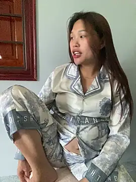 Emxinhka1 online show from April 9, 2026, 7:36 am