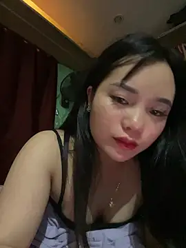  Lylyy online show from April 5, 2026, 6:47 pm