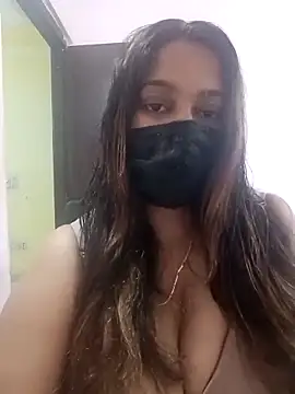 Snapshot of Aliya_Hott chatting on April 19, 2026, 6:14 am Aliya Hott online show from April 19, 2026, 6:14 am