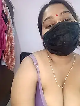 Snapshot of Aliya_Hott chatting on April 21, 2026, 5:25 am Aliya Hott online show from April 21, 2026, 5:25 am