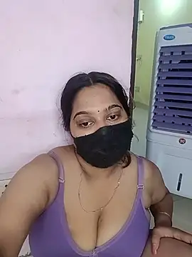 Snapshot of Aliya_Hott chatting on May 11, 2026, 5:20 am Aliya Hott online show from May 11, 2026, 5:20 am
