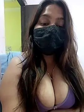 Snapshot of Aliya_Hott chatting on April 12, 2026, 4:10 pm Aliya Hott online show from April 12, 2026, 4:10 pm