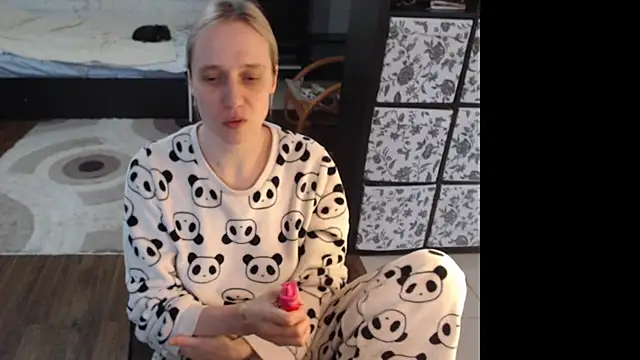 Snapshot of Your_guilty_pleasure1 chatting on March 2, 2026, 8:43 am Your guilty pleasure1 online show from March 2, 2026, 8:43 am