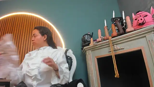 barbara leython online show from February 11, 2026, 12:49 pm