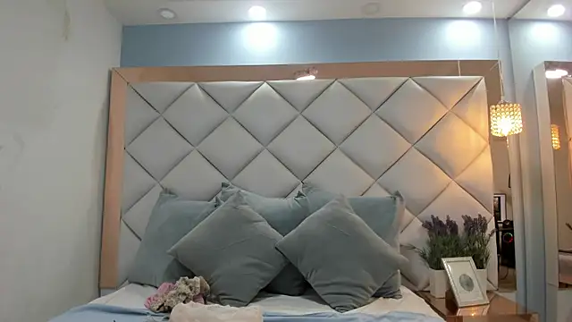 Snapshot of crystalstonee chatting on June 28, 2026, 7:31 pm crystalstonee online show from June 28, 2026, 7:31 pm