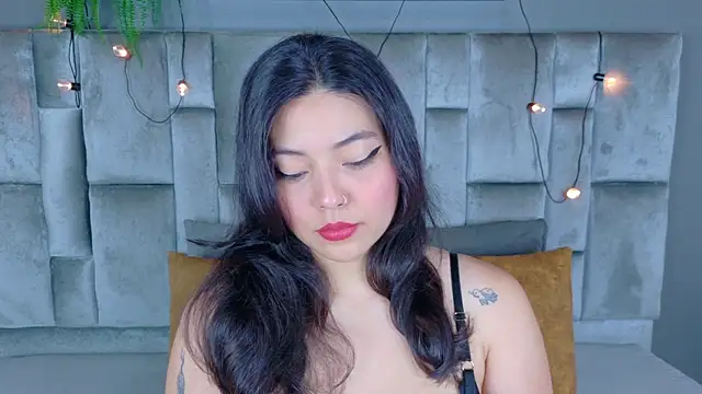 Snapshot of AnnieRouse__ chatting on July 9, 2026, 12:15 pm AnnieRouse online show from July 9, 2026, 12:15 pm