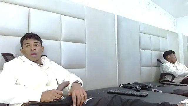 Snapshot of TonnyMarck chatting on February 22, 2026, 9:33 am TonnyMarck online show from February 22, 2026, 9:33 am