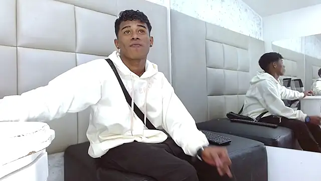 Snapshot of TonnyMarck chatting on February 19, 2026, 3:03 am TonnyMarck online show from February 19, 2026, 3:03 am