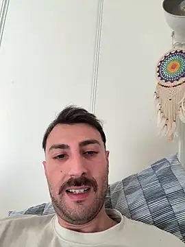 Aliiiix online show from April 8, 2026, 2:51 pm