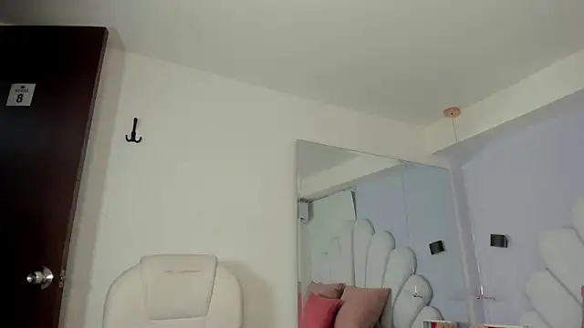 kim anaira online show from March 12, 2026, 11:09 pm