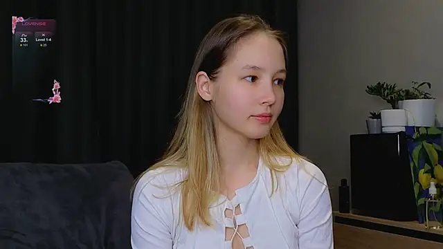 Snapshot of y0ur_sunshinee chatting on February 26, 2026, 9:59 pm y0ur sunshinee online show from February 26, 2026, 9:59 pm