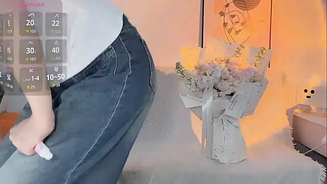 Lisa-295188 online show from April 12, 2026, 8:39 am