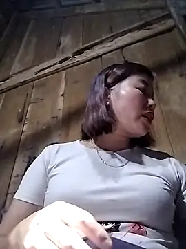 Snapshot of Ella-aa chatting on February 6, 2026, 1:07 pm Ella-aa online show from February 6, 2026, 1:07 pm