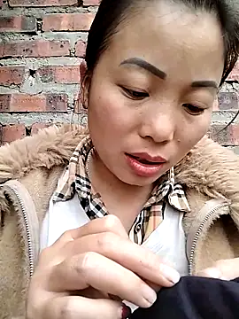 Snapshot of Ella-aa chatting on February 24, 2026, 7:42 am Ella-aa online show from February 24, 2026, 7:42 am