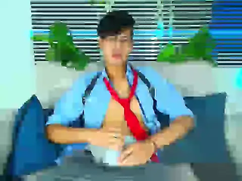 Snapshot of ThiiagoSaeenz chatting on February 10, 2026, 1:21 pm ThiiagoSaeenz online show from February 10, 2026, 1:21 pm