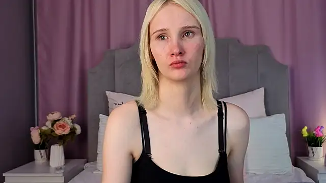 Snapshot of CrystalLili chatting on June 10, 2026, 2:57 am CrystalLili online show from June 10, 2026, 2:57 am