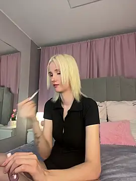 Snapshot of CrystalLili chatting on June 13, 2026, 3:26 am CrystalLili online show from June 13, 2026, 3:26 am