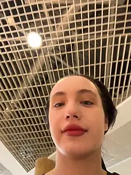 Snapshot of MiaTee chatting on February 7, 2026, 4:20 am MiaTee online show from February 7, 2026, 4:20 am