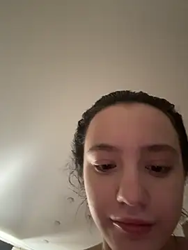 Snapshot of MiaTee chatting on February 27, 2026, 3:18 am MiaTee online show from February 27, 2026, 3:18 am