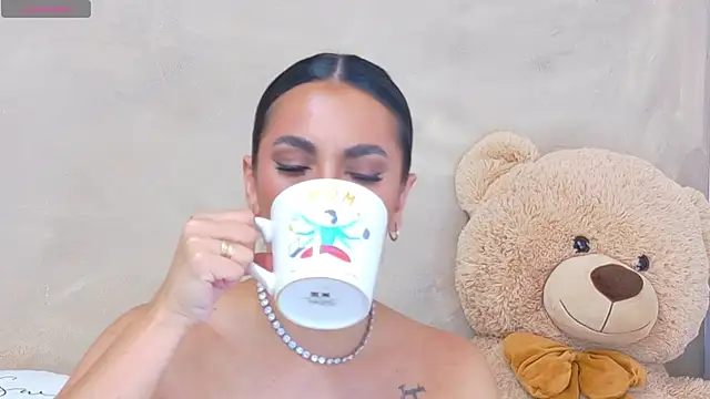 AndiVasquez online show from May 20, 2026, 11:07 am