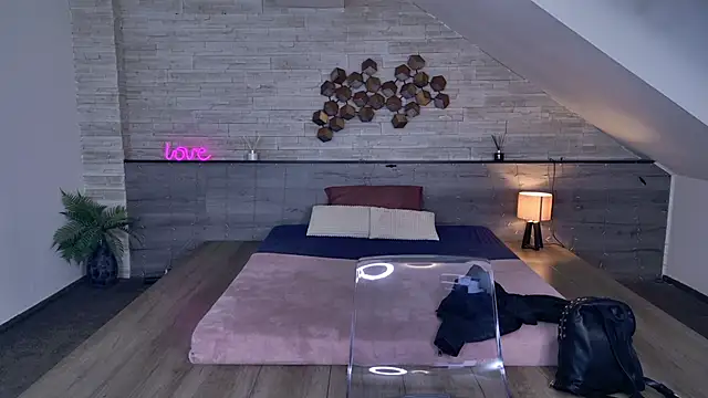 Snapshot of hornyb33_ chatting on February 24, 2026, 5:08 am hornyb33 online show from February 24, 2026, 5:08 am