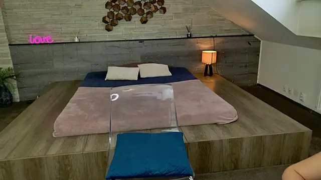 Snapshot of hornyb33_ chatting on February 20, 2026, 6:26 am hornyb33 online show from February 20, 2026, 6:26 am