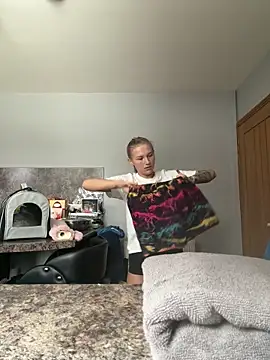 Milssweetx online show from April 5, 2026, 10:44 am