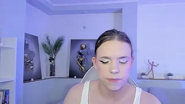 Snapshot of Madison_dolly chatting on February 13, 2026, 2:11 am Madison dolly online show from February 13, 2026, 2:11 am